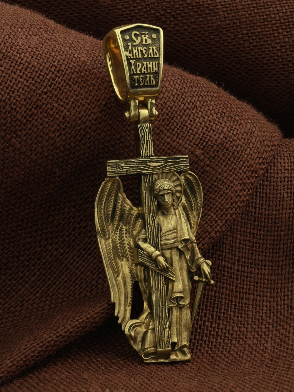 Крест из лимонного золота