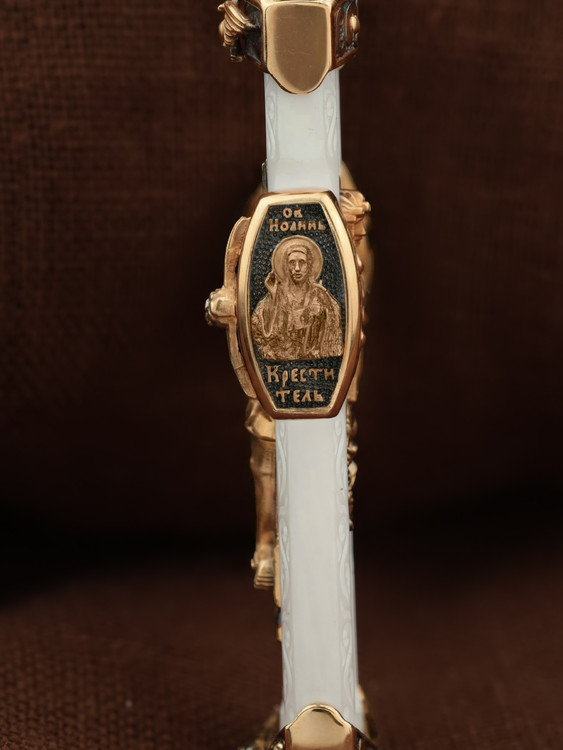 Крест из золота c бивнем мамонта