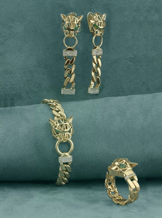 Серьги из лимонного золота c бриллиантами и изумрудом