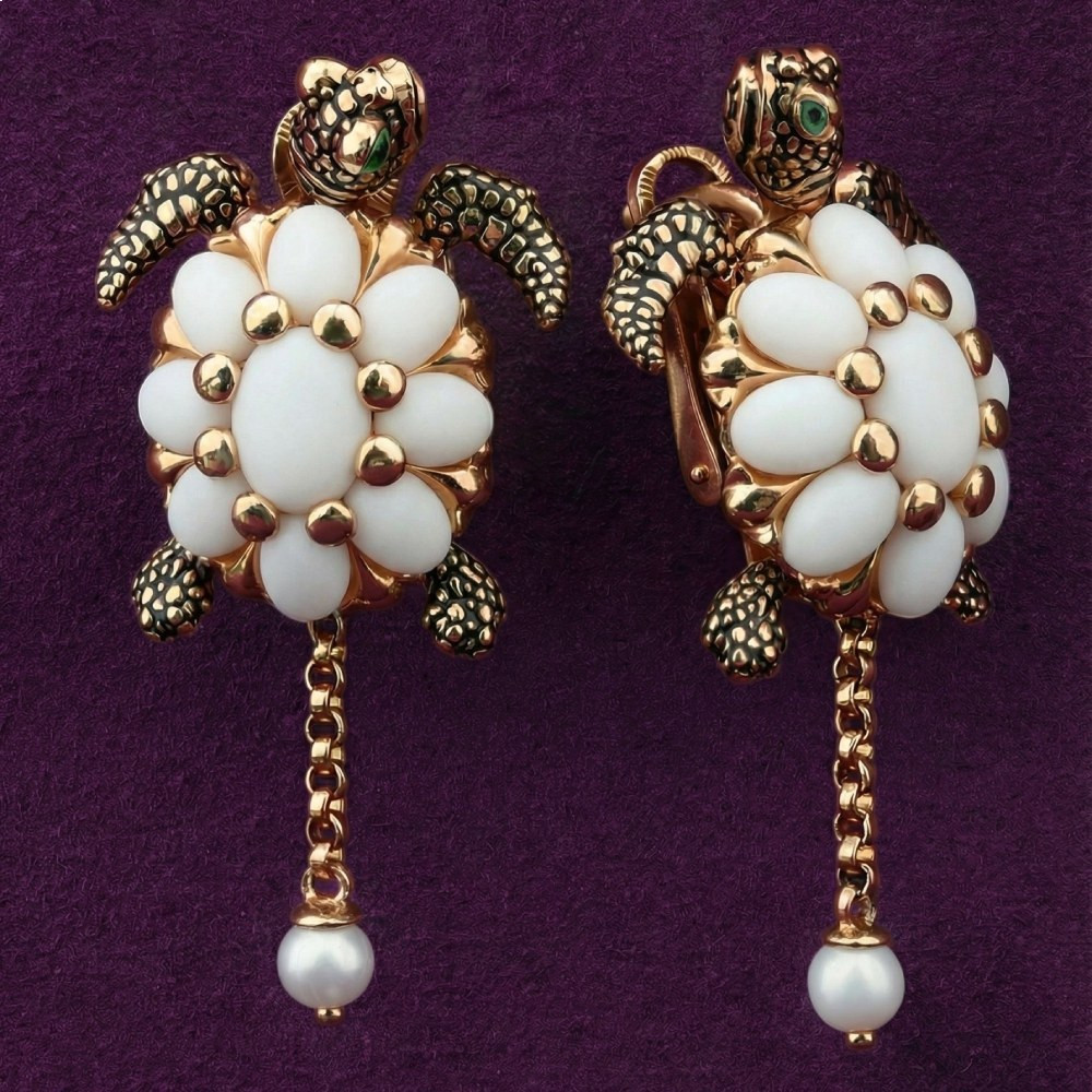 Серьги из золота c эмалью, жемчугом и бивнем мамонта