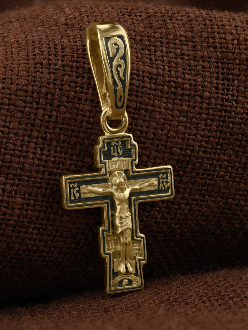 Крест из лимонного золота