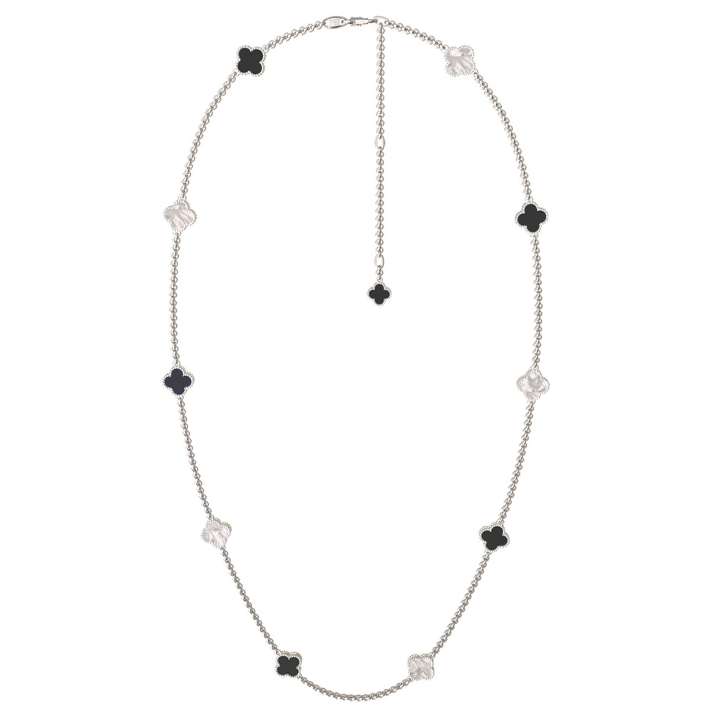 Колье из белого золота c ониксом и перламутром