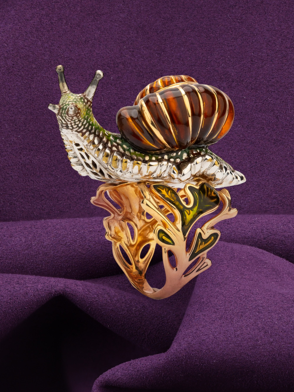 Кольцо из золота c эмалью