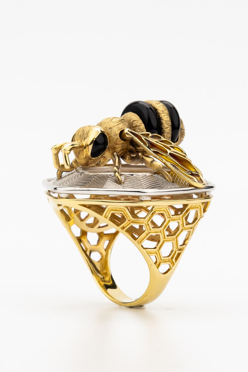 Кольцо из лимонного золота c эмаль , ониксом и эмалью