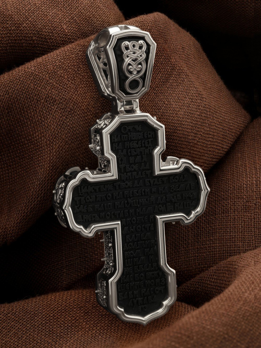 Крест из белого золота c эбеновым деревом