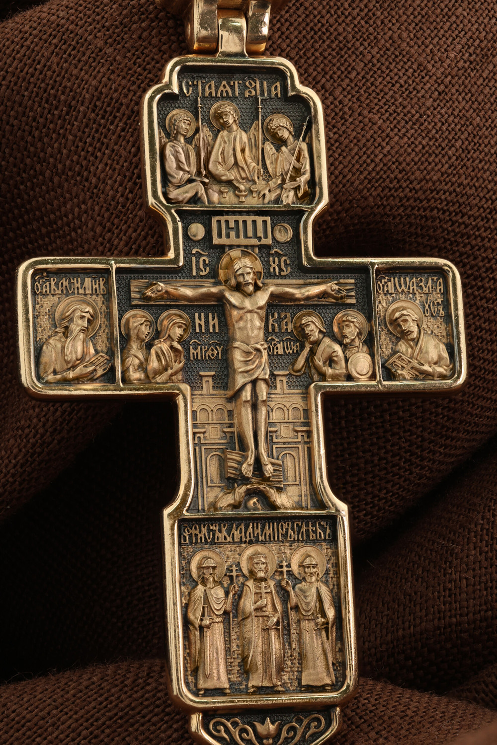 Крест из золота