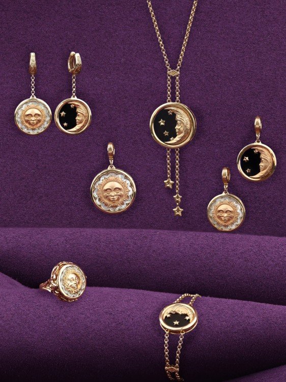 Подвеска из золота c ониксом и перламутром