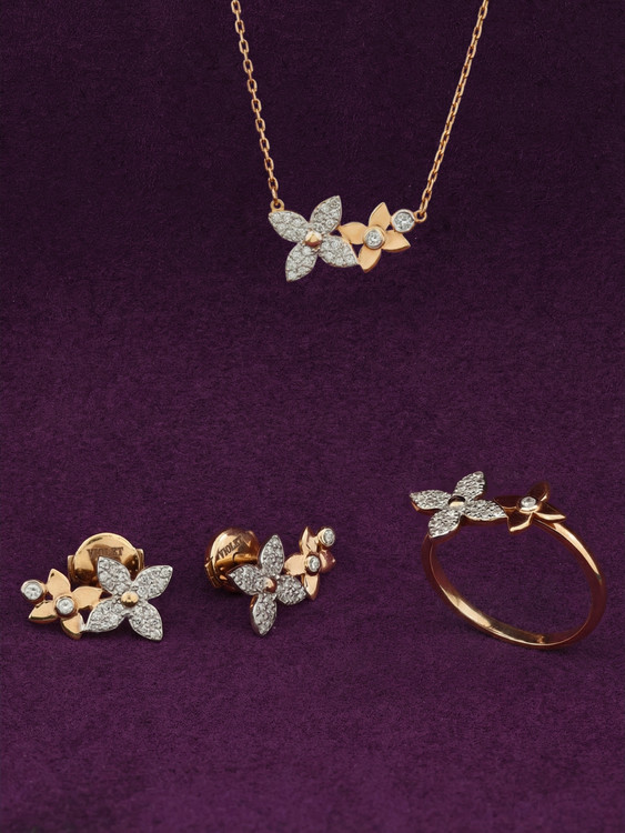 Серьги из золота c бриллиантами