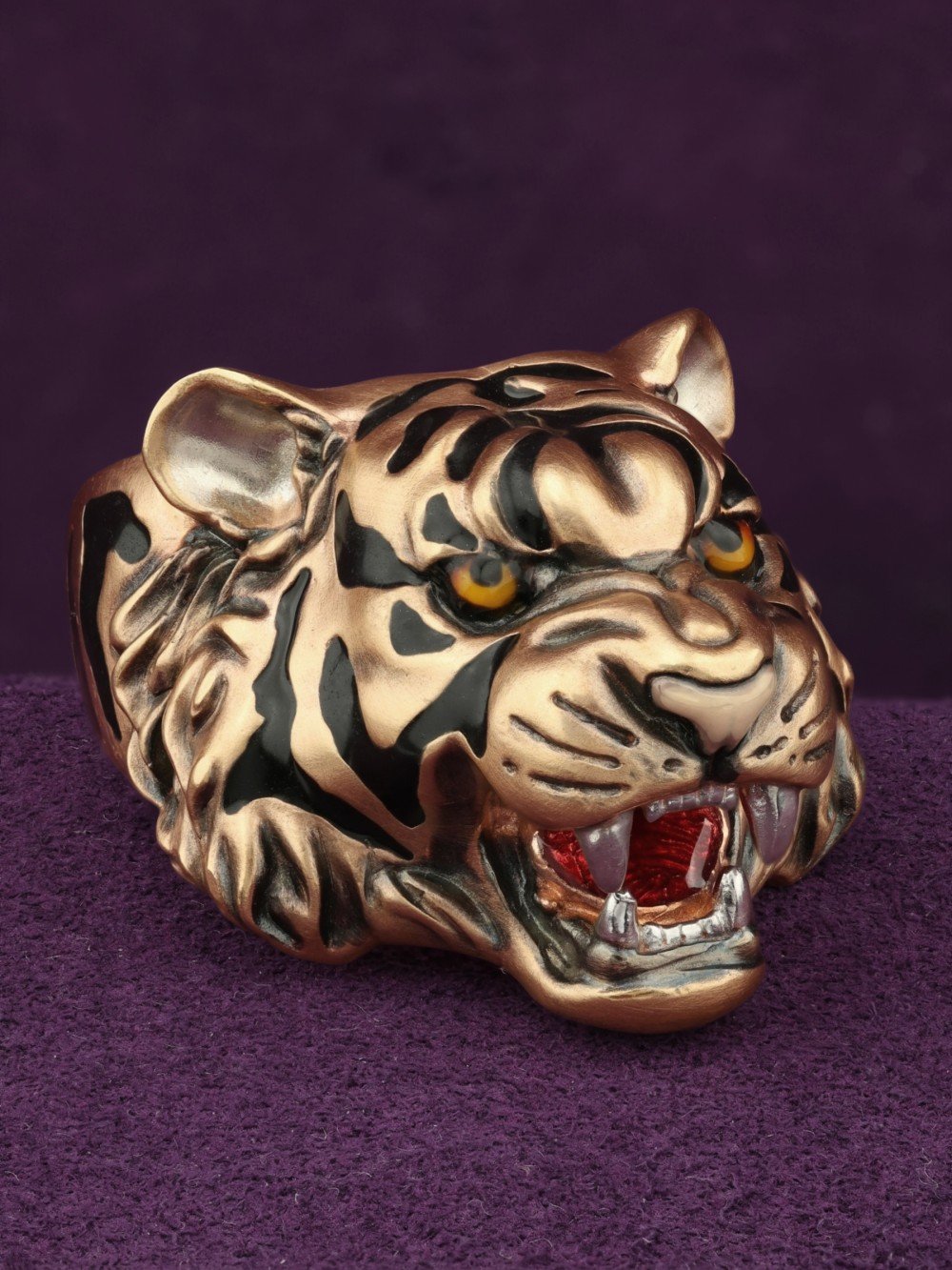 Кольцо из золота c эмаль