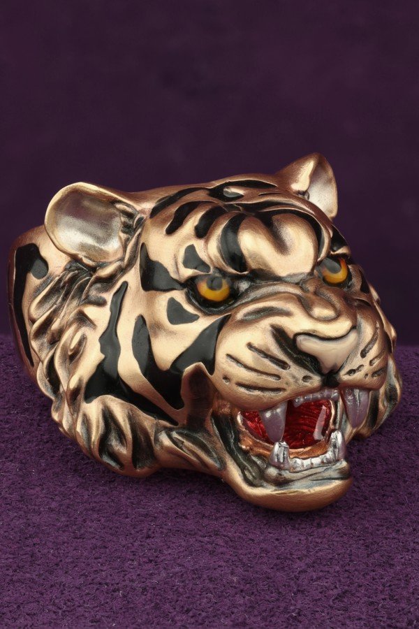 Кольцо из золота c эмаль