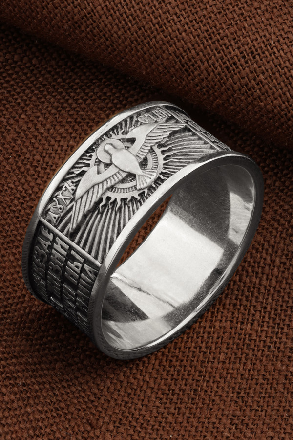 Кольцо из белого золота