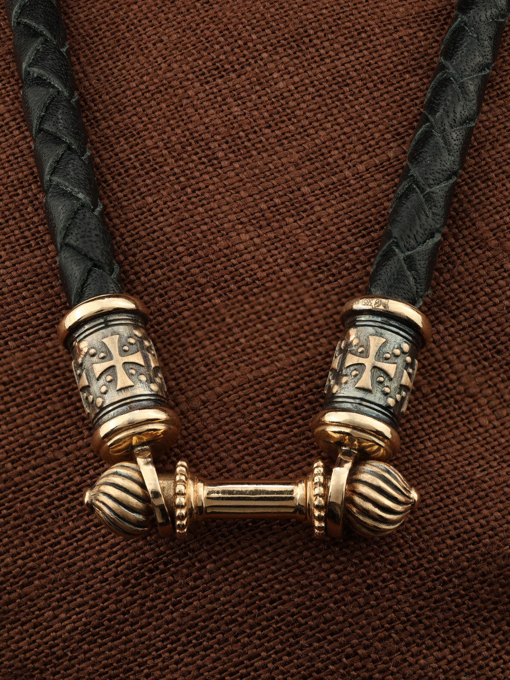 Гайтан из золота c кожаным шнурком