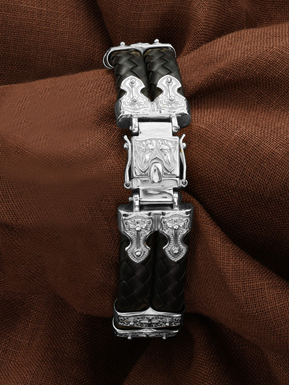 Браслет из белого золота c шнурком