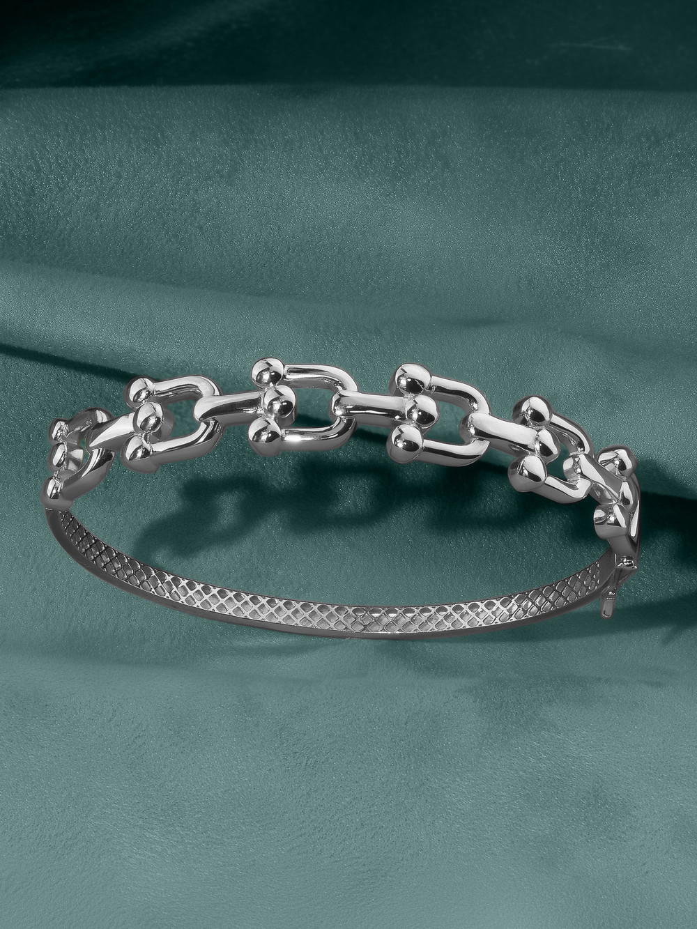 Браслет из белого золота