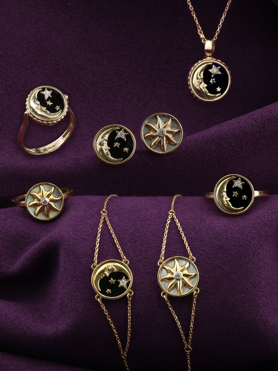 Кольцо из лимонного золота c бриллиантами, ониксом и перламутром