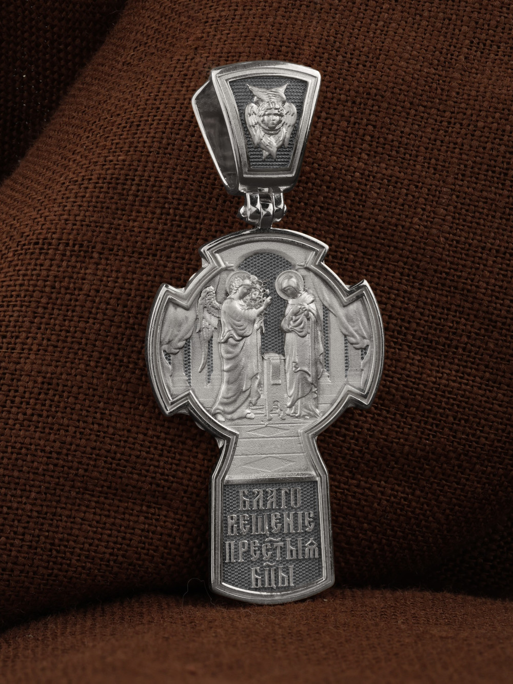 Крест из белого золота