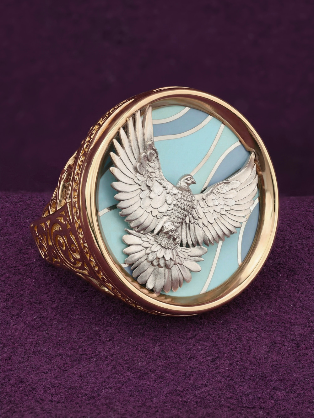 Кольцо из золота c эмаль