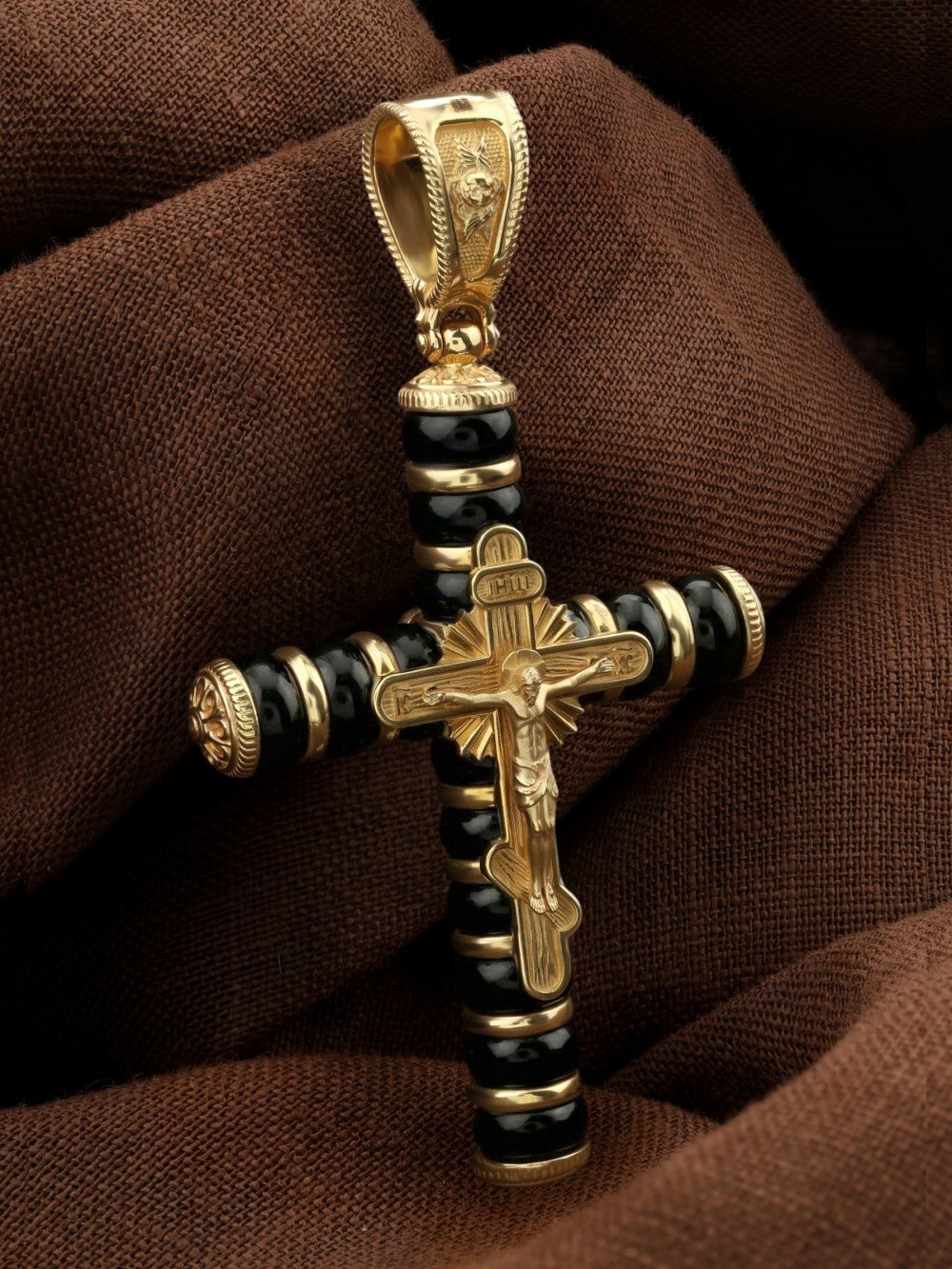 Крест из лимонного золота c ониксом