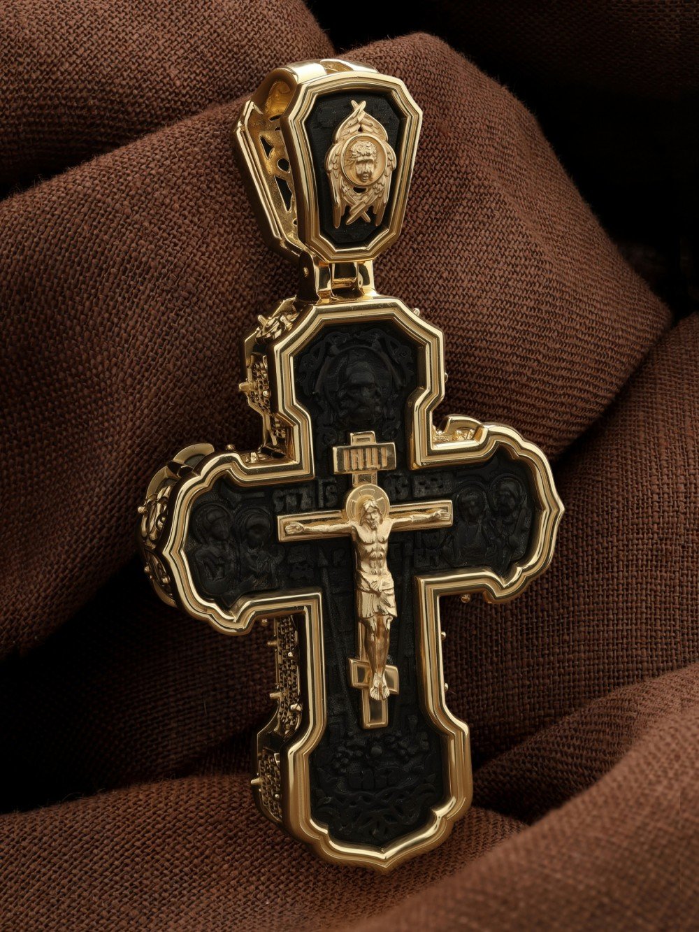 Крест из лимонного золота c эбеновым деревом