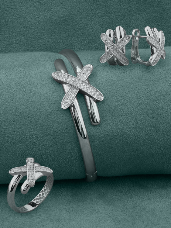 Серьги из белого золота c бриллиантами