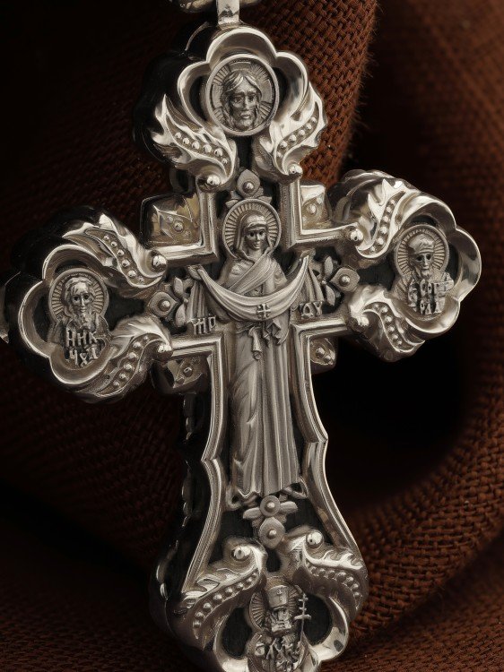 Крест из белого золота c эбеновым деревом