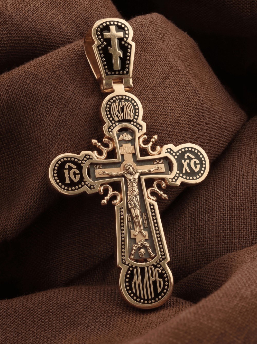 Крест из золота c эмаль