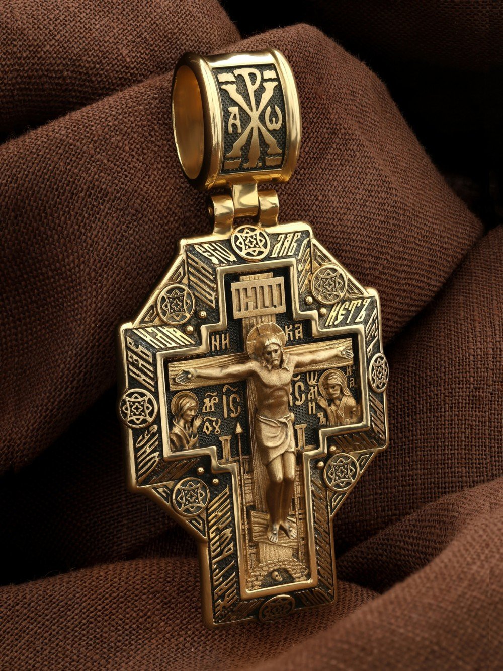 Крест из лимонного золота