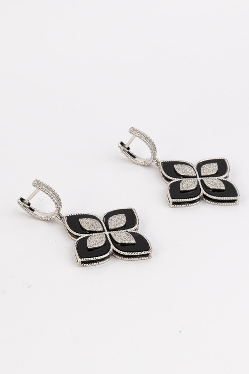 Серьги из белого золота c бриллиантами и ониксом