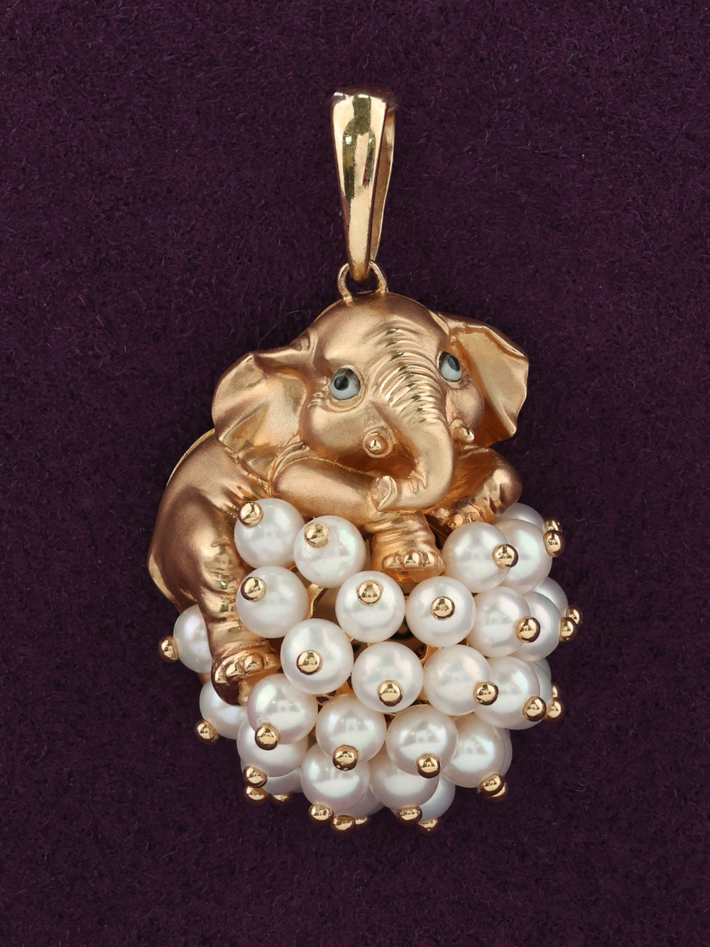 Подвеска из золота c эмаль и жемчугом