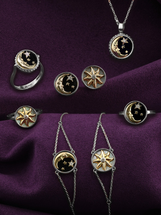 Колье из белого золота c бриллиантами, ониксом и перламутром