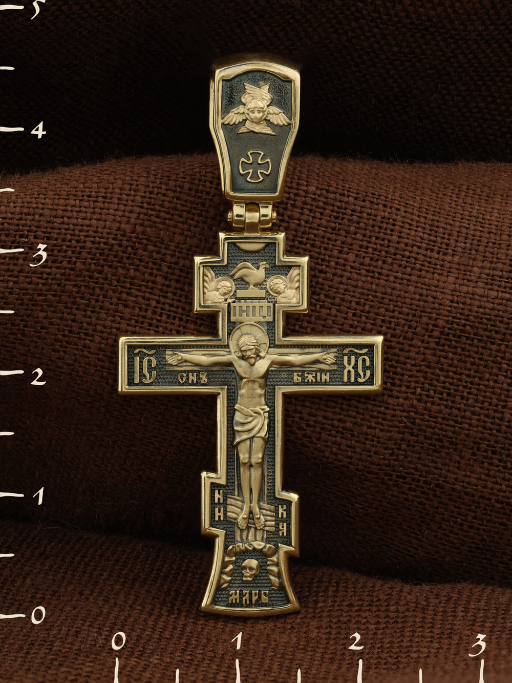 Крест из лимонного золота