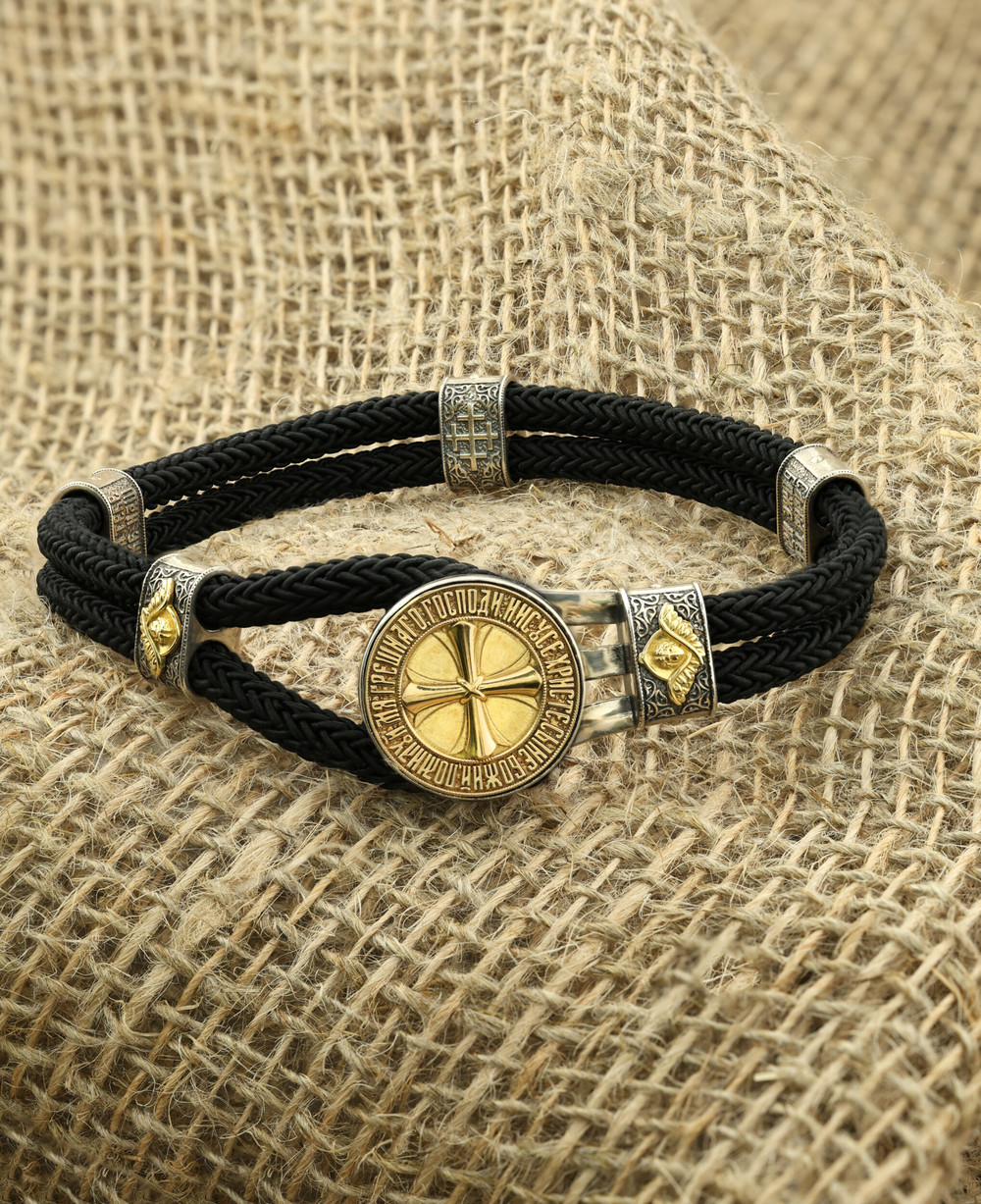 Браслет из серебра и золота c шёлковым шнурком