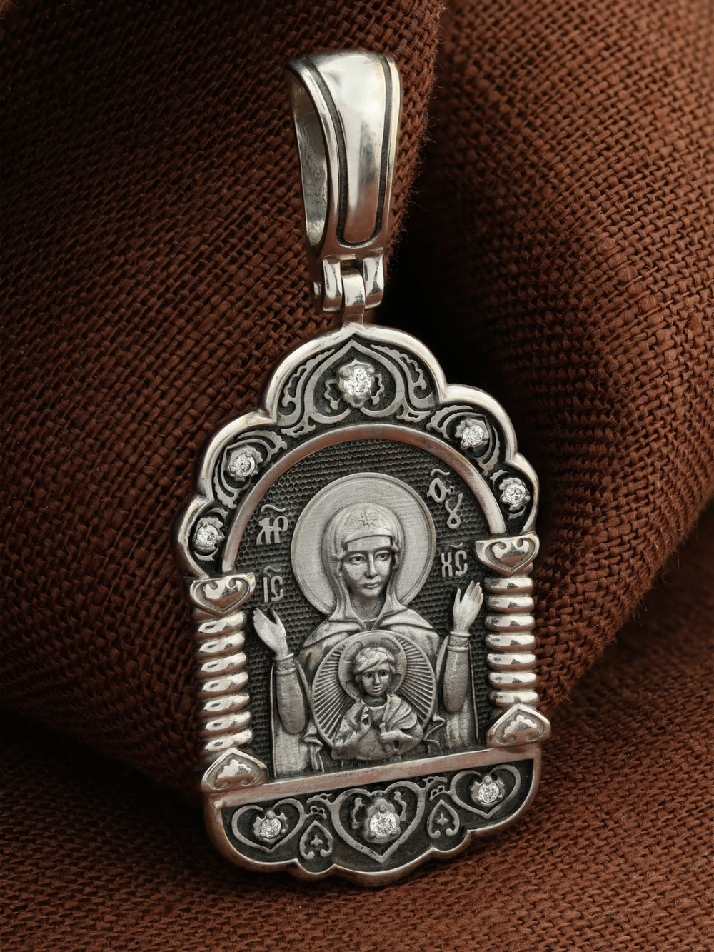 Образок из белого золота c бриллиантами