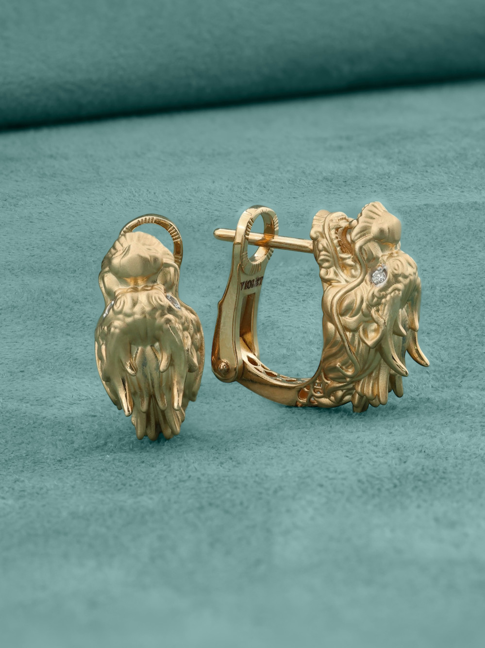 Серьги из золота c бриллиантами