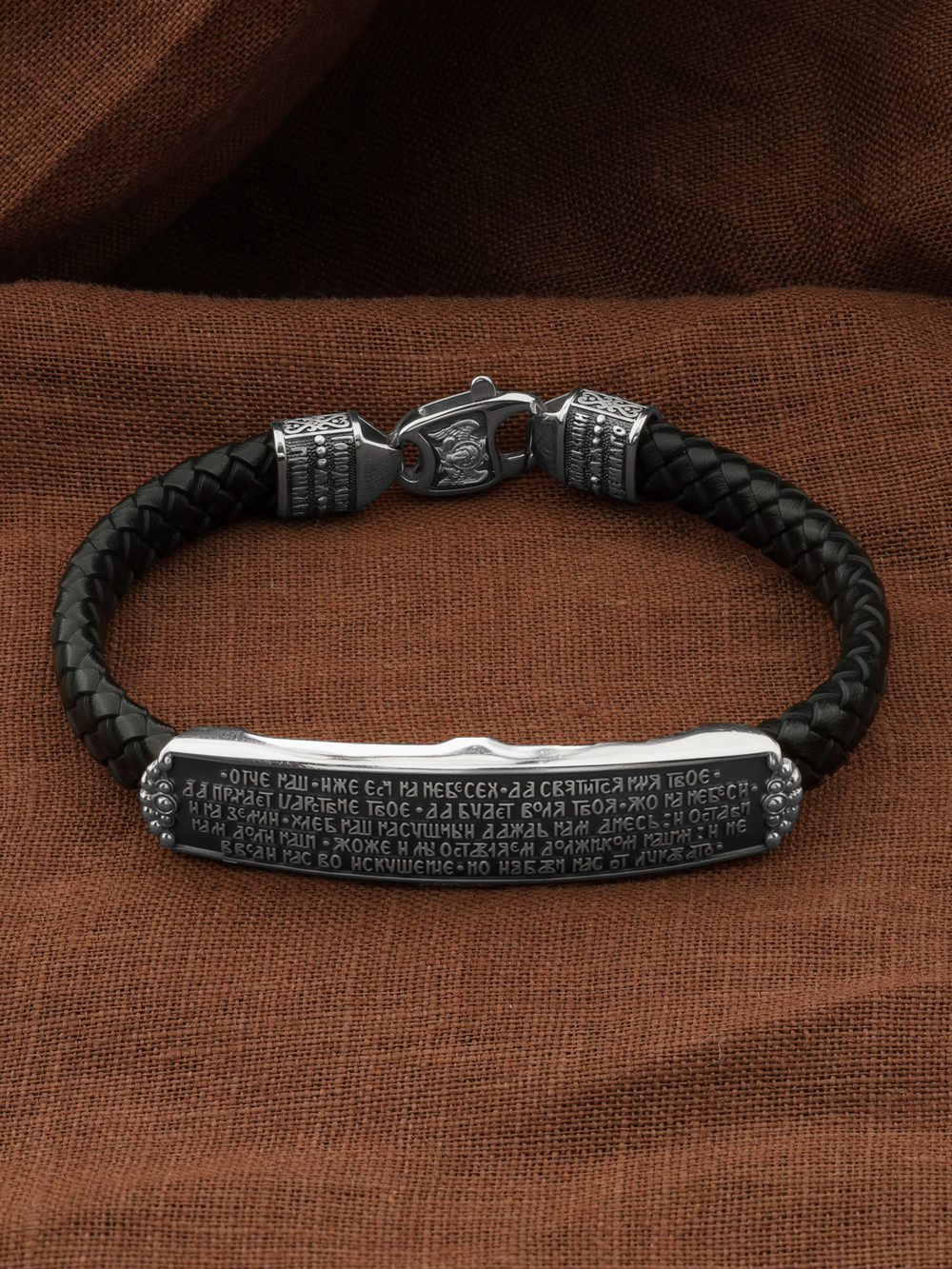 Браслет из белого золота c шнурком