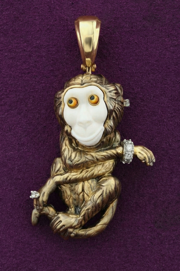 Подвеска из лимонного золота c эмаль , бриллиантами, рубином и бивнем мамонта