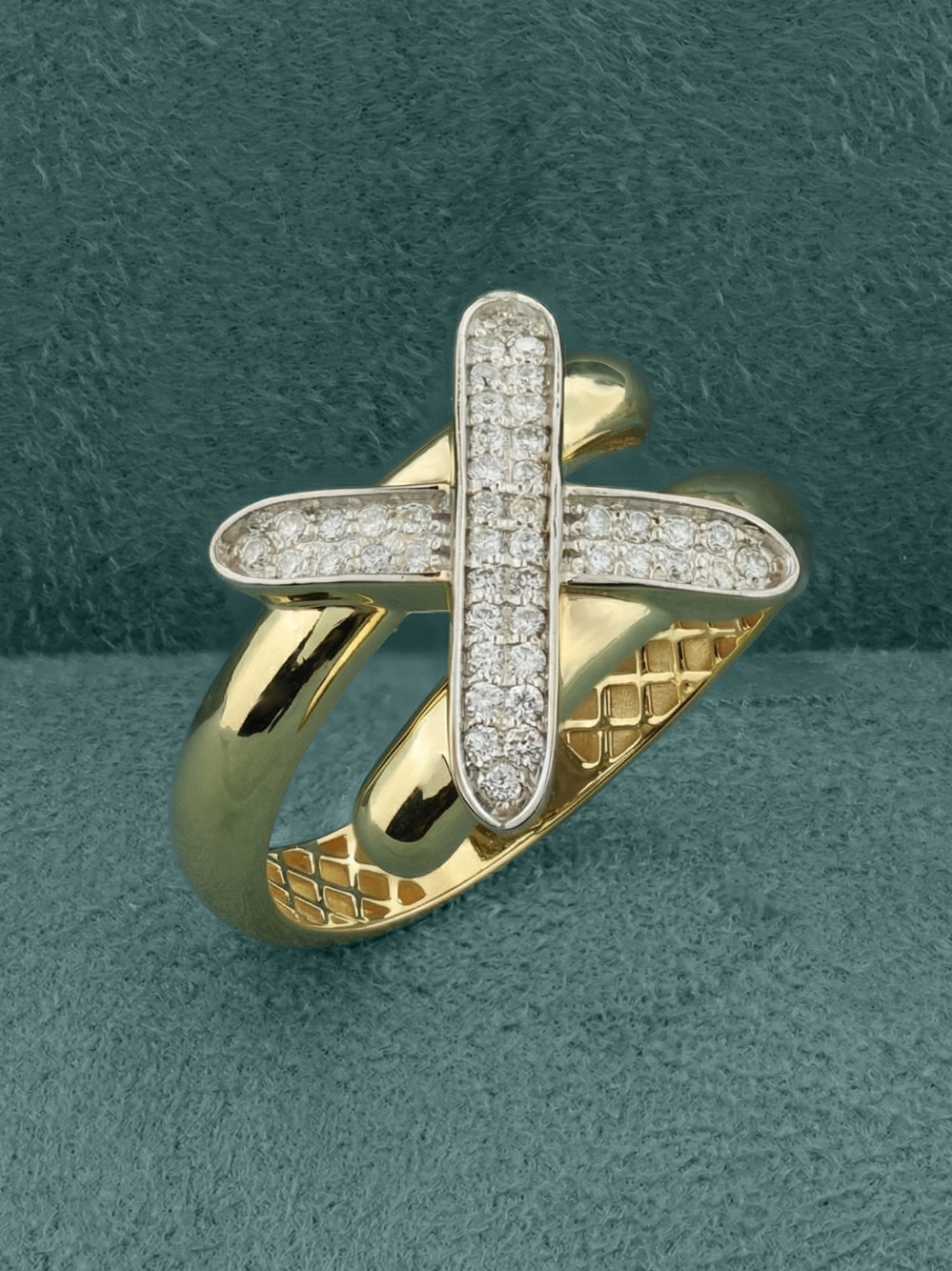 Кольцо из лимонного золота c бриллиантами