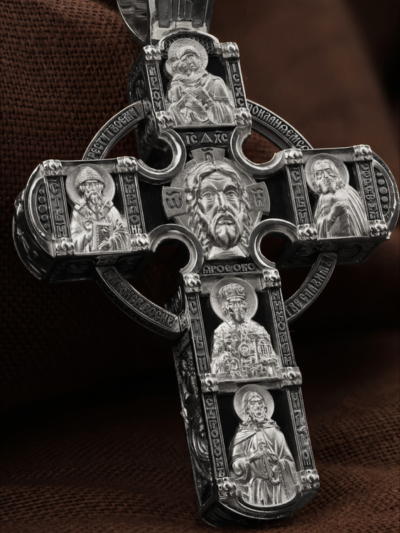 Крест из белого золота c эбеновым деревом