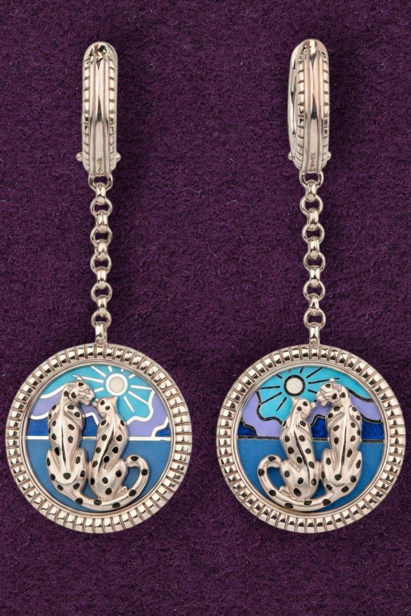 Серьги из белого золота c эмаль