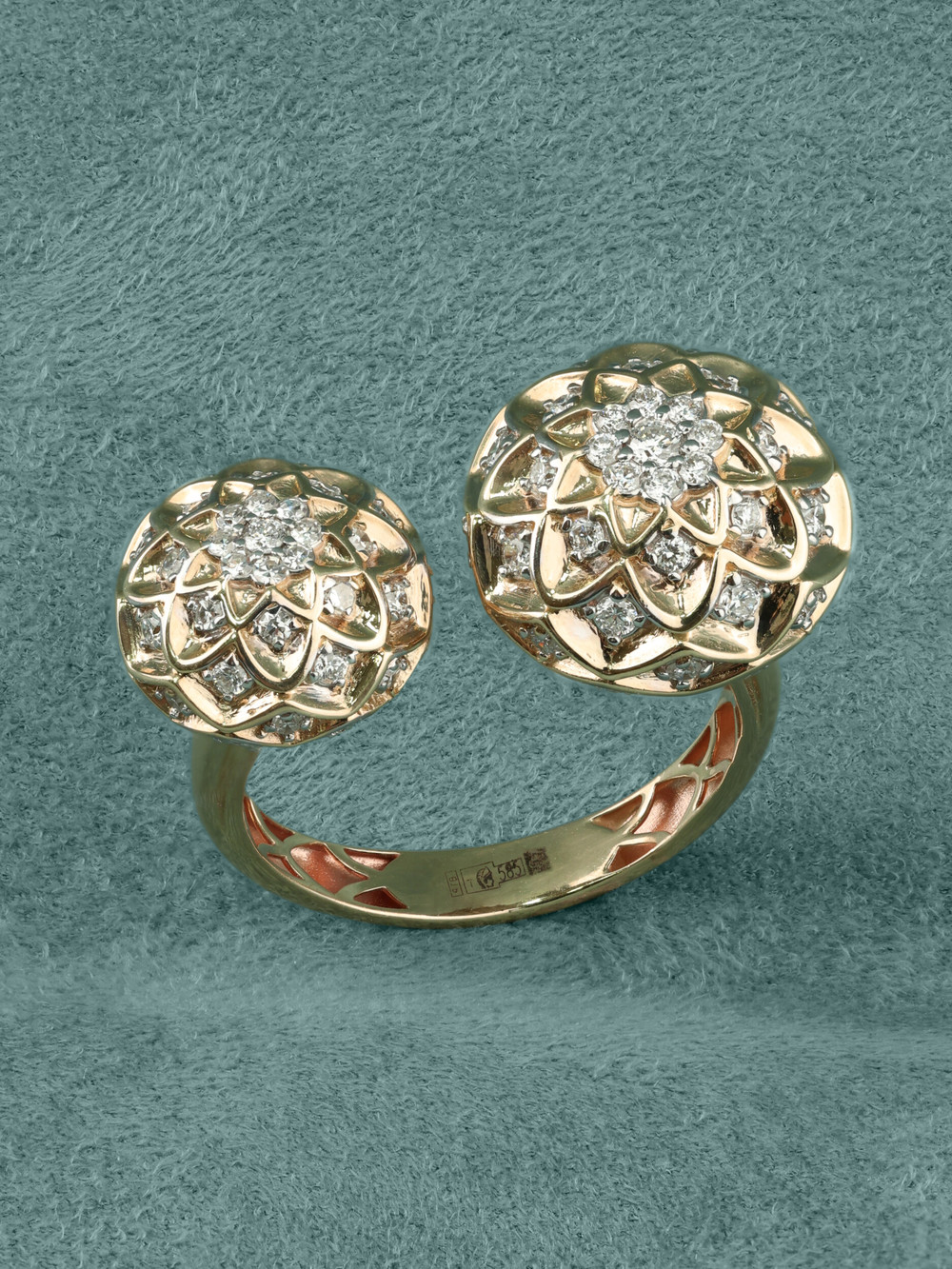 Кольцо из золота c бриллиантами