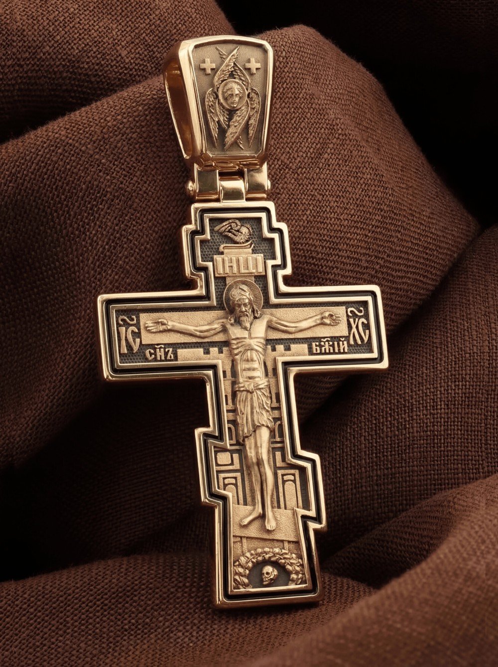 Крест из золота c эмалью