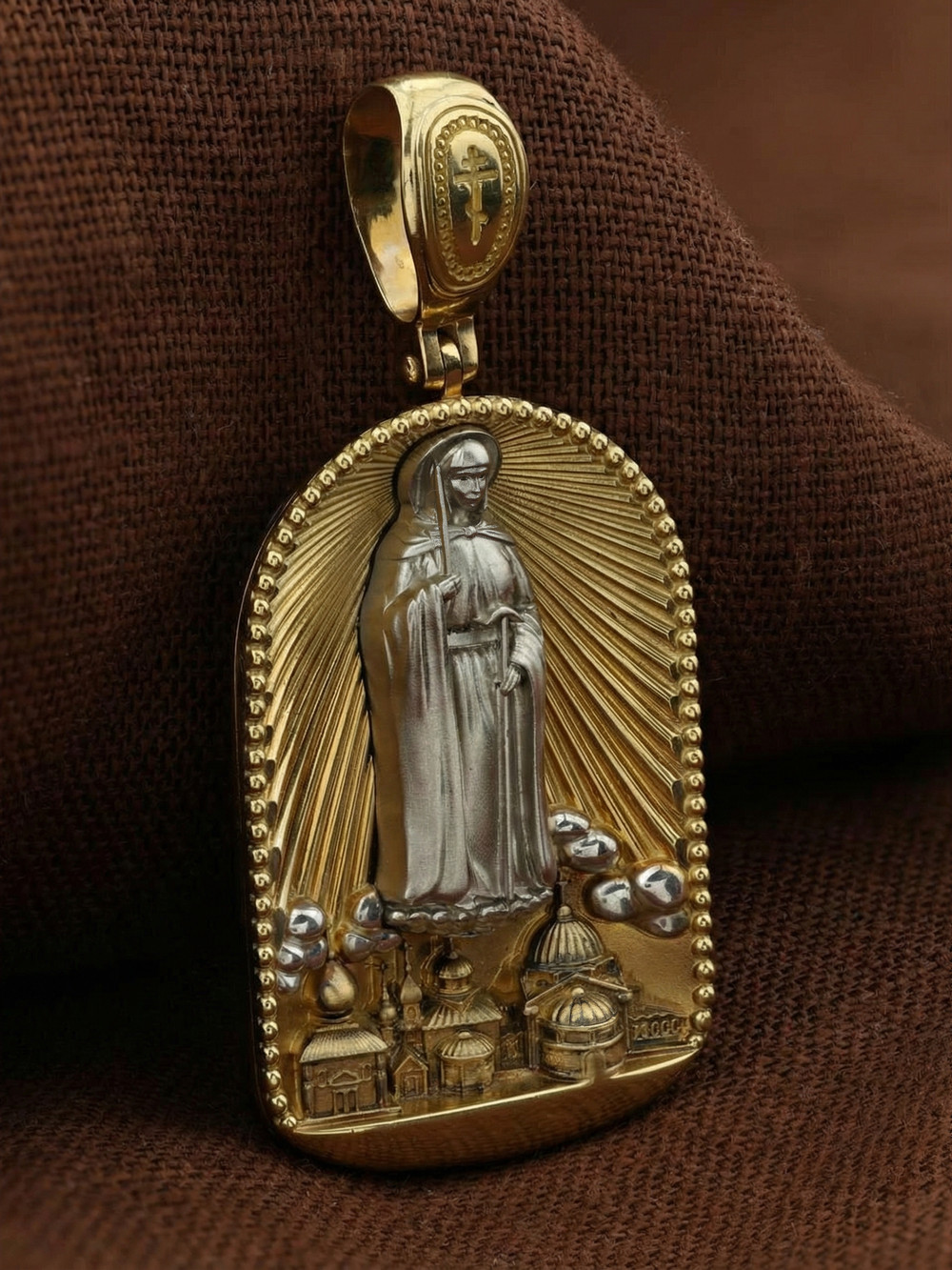 Образок из лимонного золота c эмалью