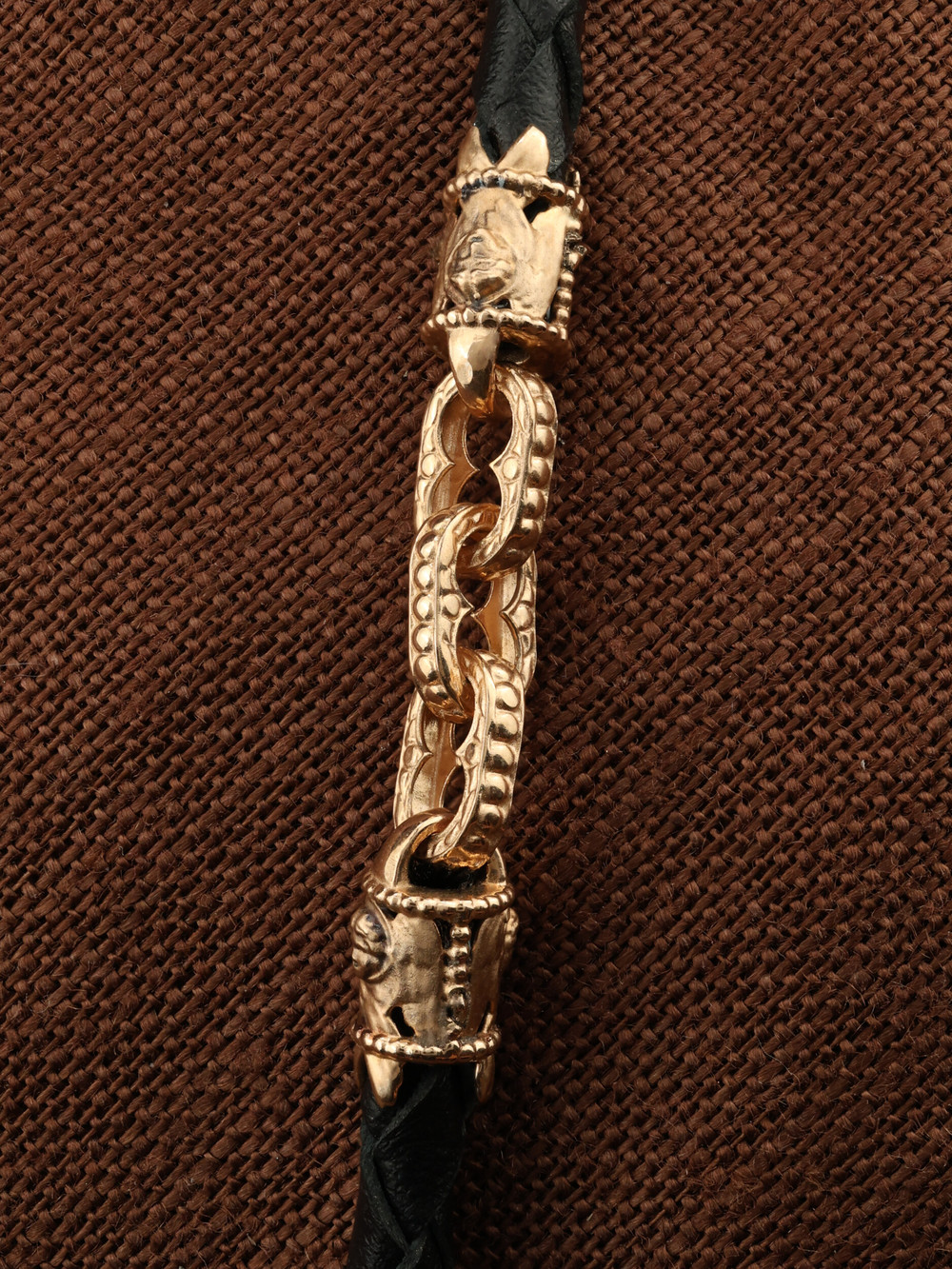 Шнурок кожаный из золота c кожаным шнурком