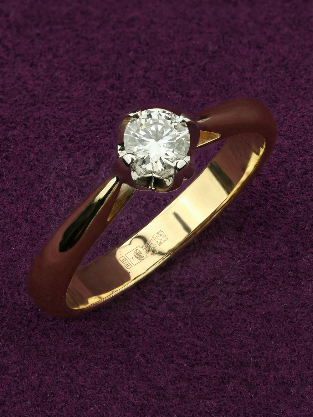 Кольцо из лимонного золота c бриллиантами