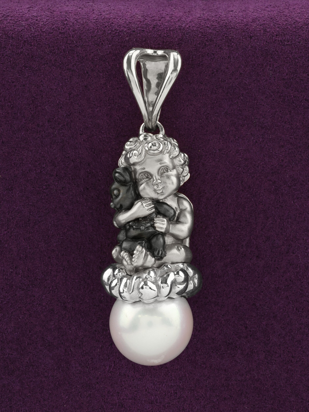 Подвеска из белого золота c жемчугом