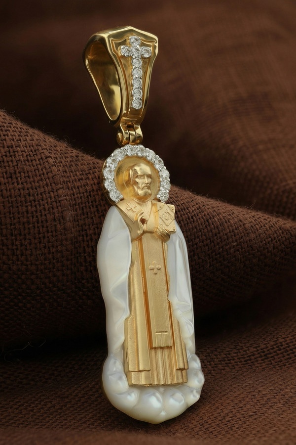 Образок из лимонного золота c бриллиантами и перламутром