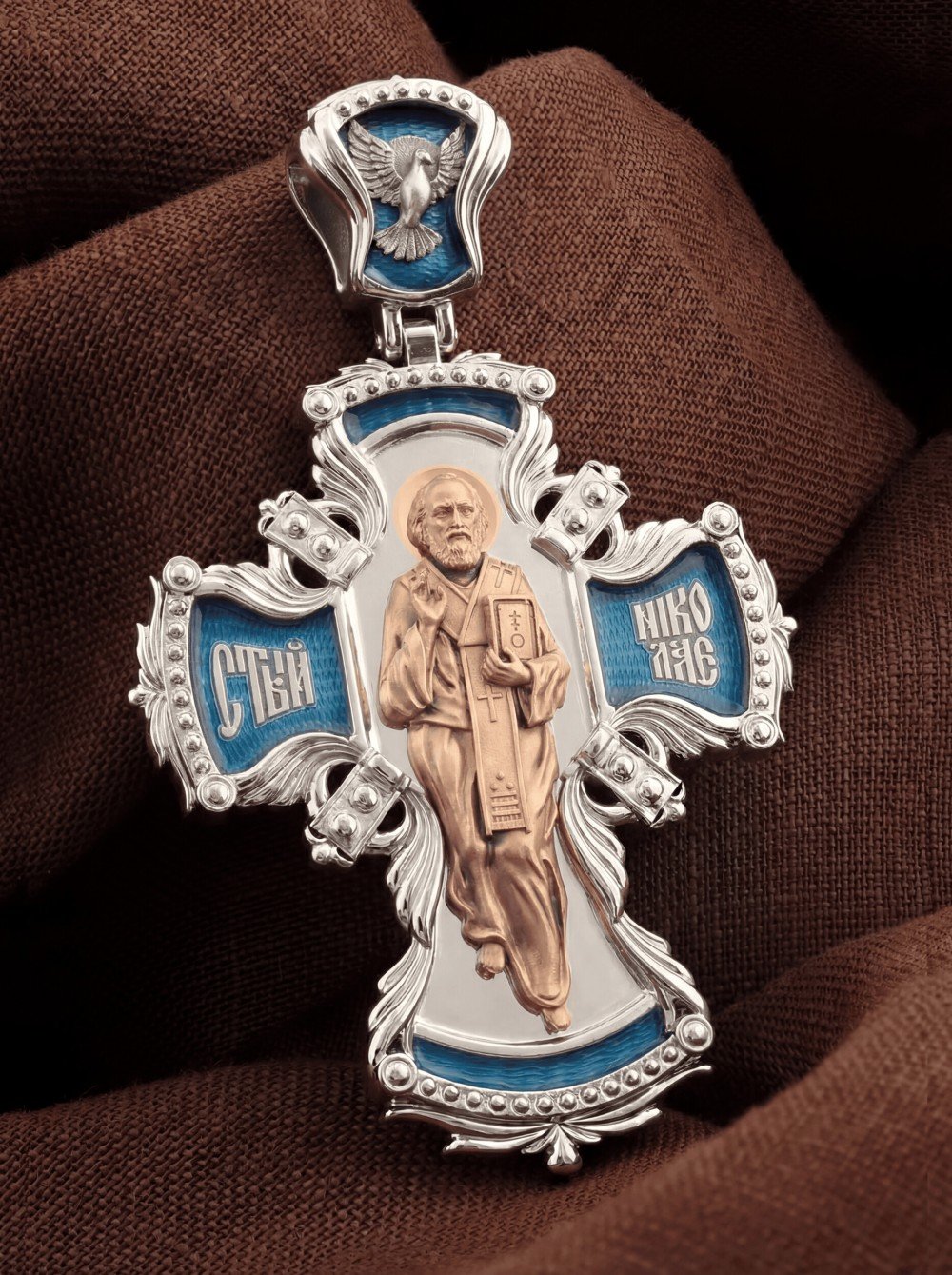 Крест из белого золота c эмаль