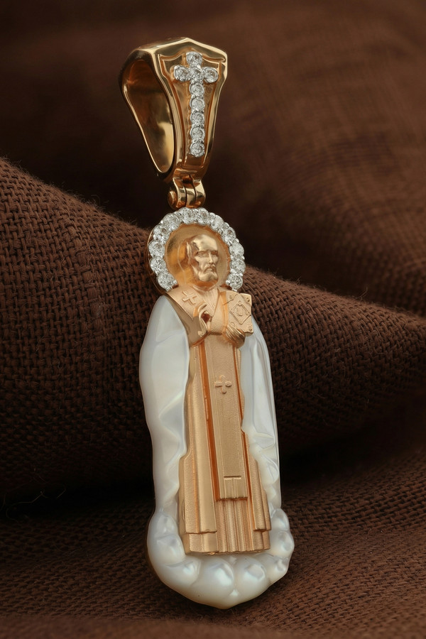 Образок из золота c бриллиантами и перламутром