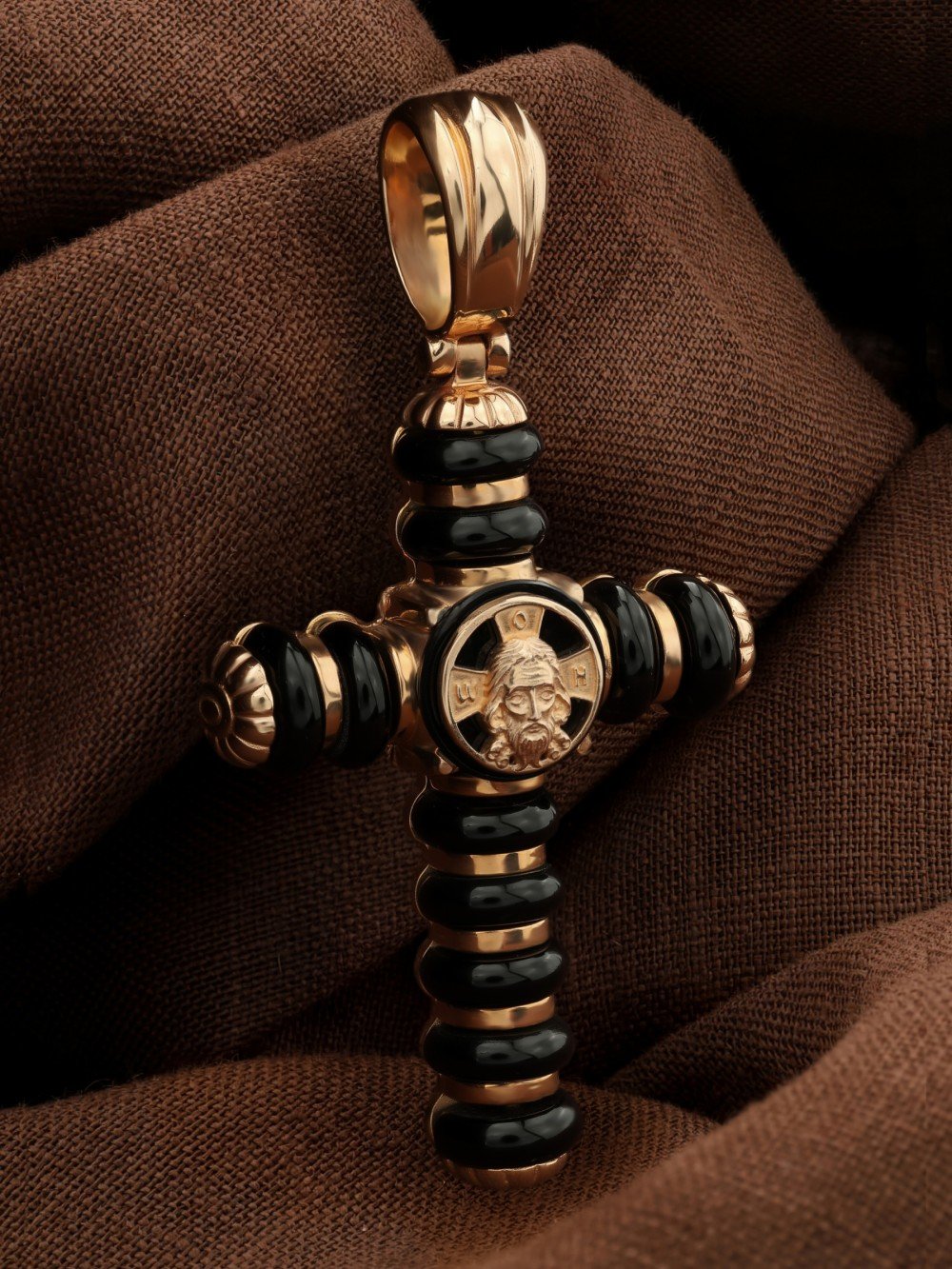 Крест из золота c ониксом