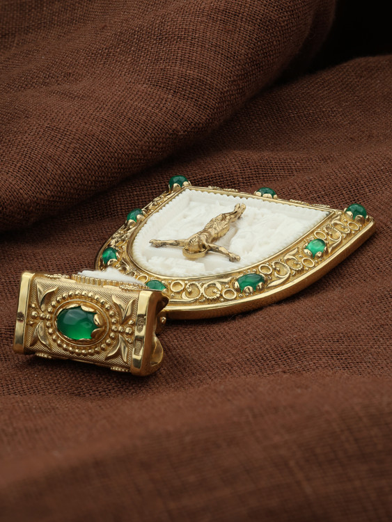 Образок из лимонного золота c эмаль , хризопразом и бивнем мамонта